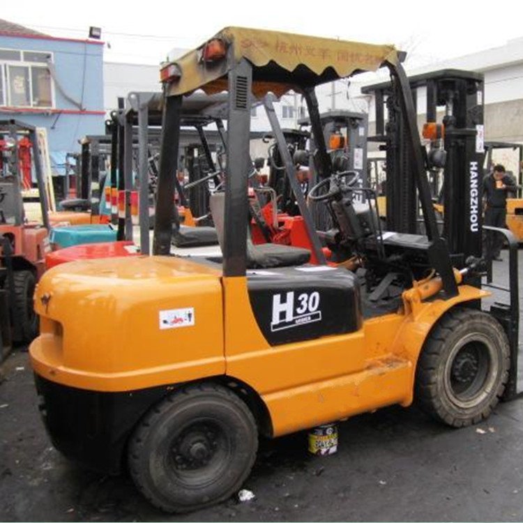 天津红桥区哪里有5吨叉车？附近叉车租赁电话多少